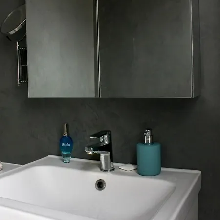 Appartement Spacious In A Dynamic Neighborhood Clichy